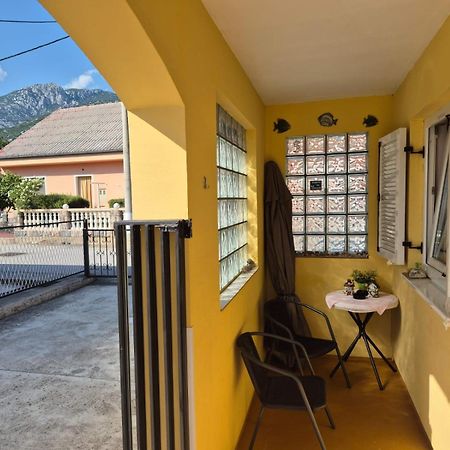Apartman Davorka Karlobag Exterior foto