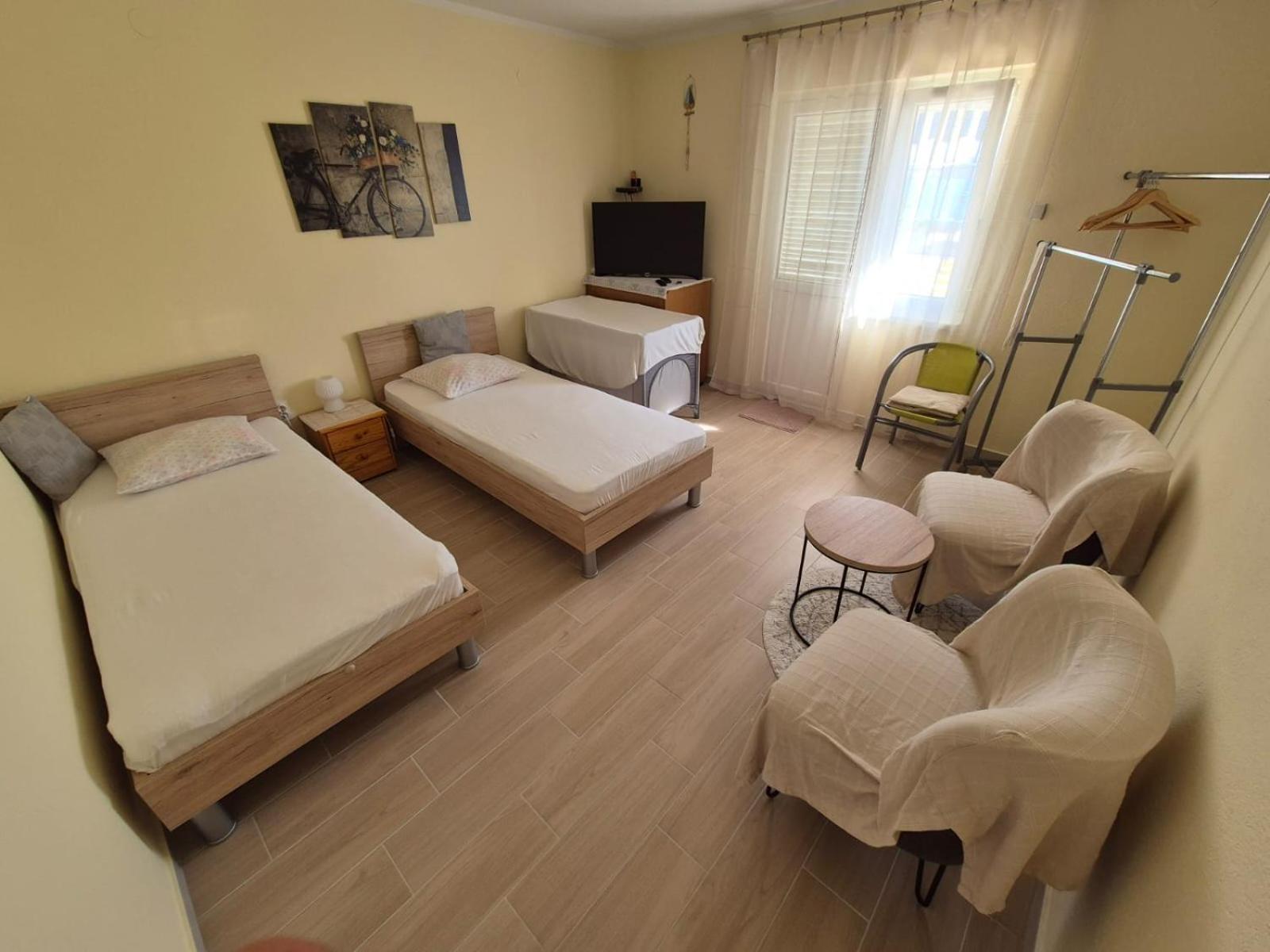 Apartman Davorka Karlobag Exterior foto