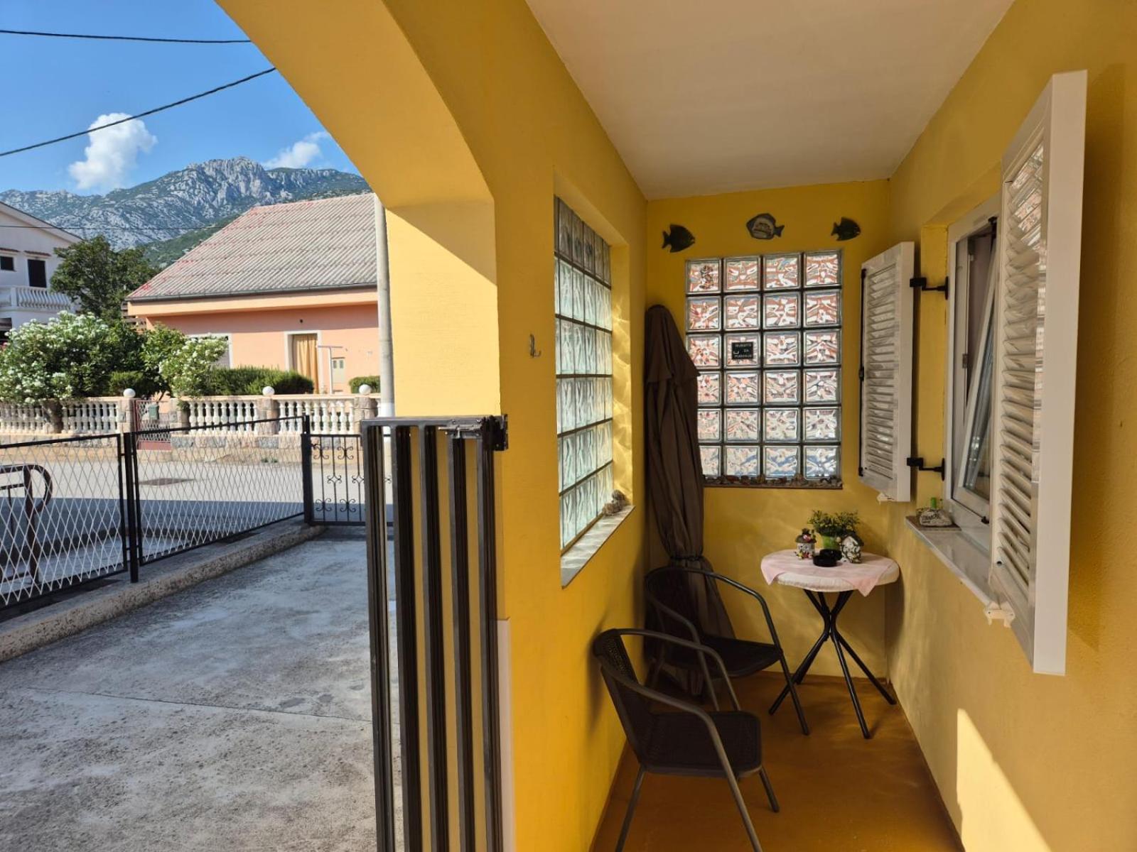 Apartman Davorka Karlobag Exterior foto