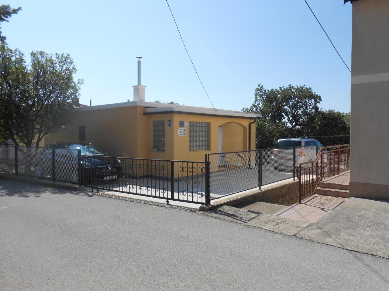 Apartman Davorka Karlobag Exterior foto