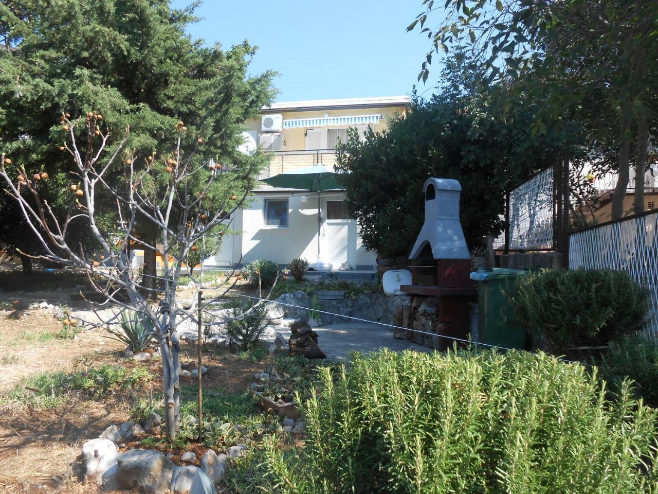 Apartman Davorka Karlobag Exterior foto